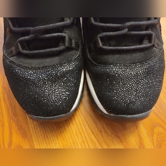 EUC Air Jordan 11 Retro Heiress Black Stingray GS 7.5 Youth No Box Black Glitter - Picture 6 of 14